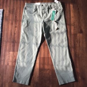Old Navy size 12 pixie pant, khaki green